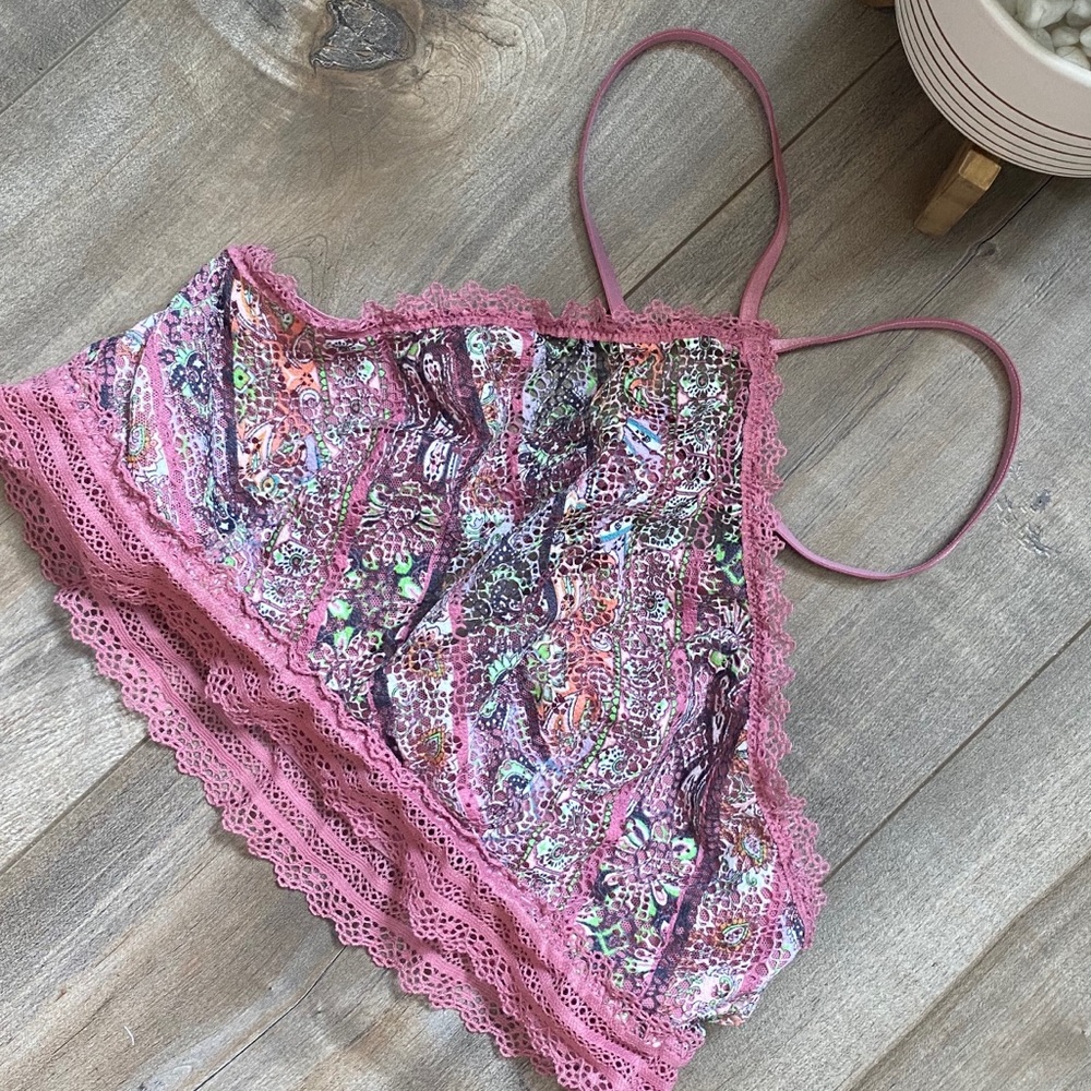 VICTORIA’S SECRET COLORFUL BRALETTE